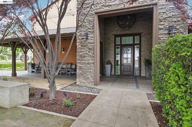 601 Sandalwood Dr 2, Livermore, CA 94551