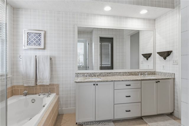 3247 Founders Drive B, Bryan, TX 77807