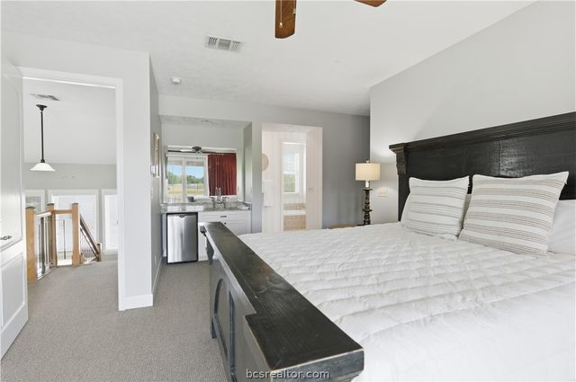 3247 Founders Drive B, Bryan, TX 77807