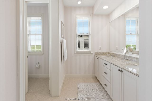 3247 Founders Drive B, Bryan, TX 77807