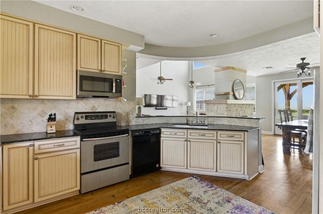 3247 Founders Drive B, Bryan, TX 77807