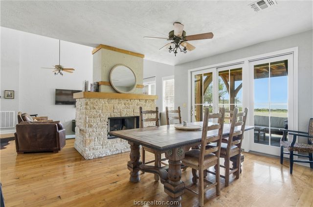 3247 Founders Drive B, Bryan, TX 77807