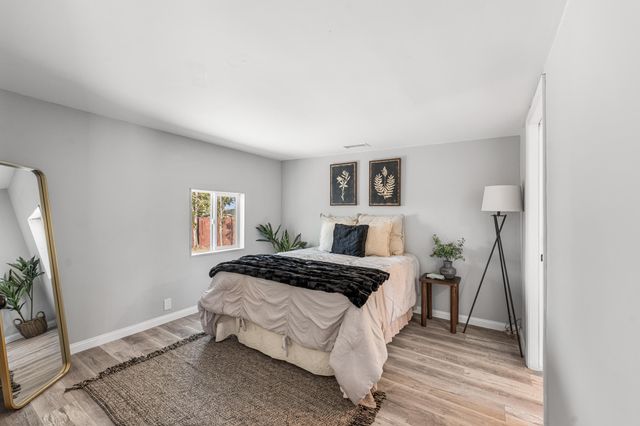 5320 W Avenue L4, Quartz Hill, CA 93536