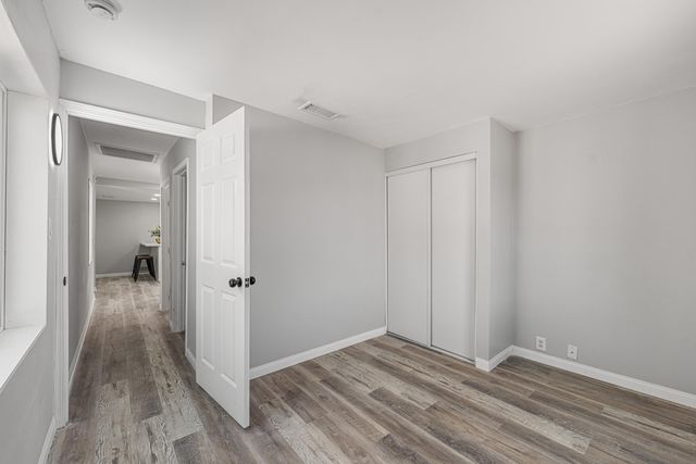 5320 W Avenue L4, Quartz Hill, CA 93536