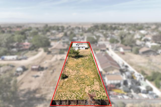 5320 W Avenue L4, Quartz Hill, CA 93536