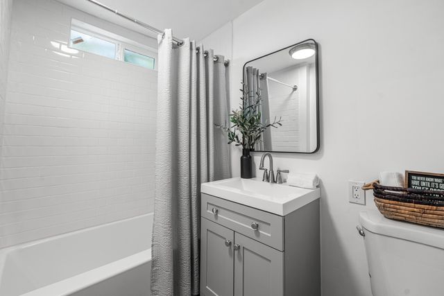 5320 W Avenue L4, Quartz Hill, CA 93536