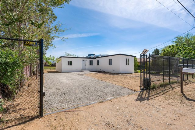 5320 W Avenue L4, Quartz Hill, CA 93536