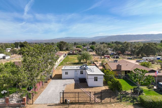 5320 W Avenue L4, Quartz Hill, CA 93536