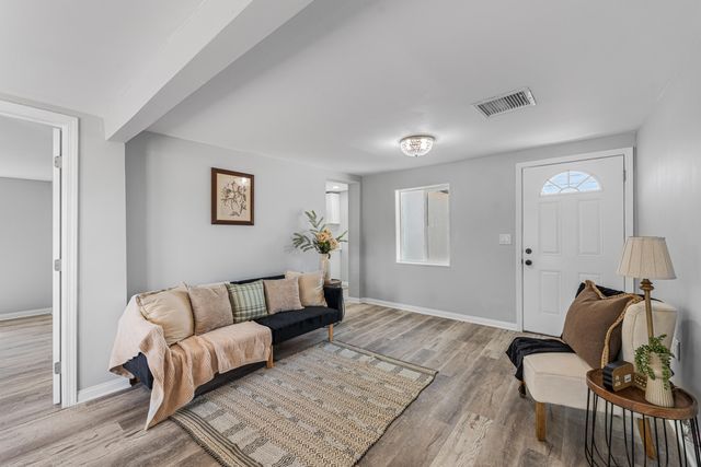 5320 W Avenue L4, Quartz Hill, CA 93536