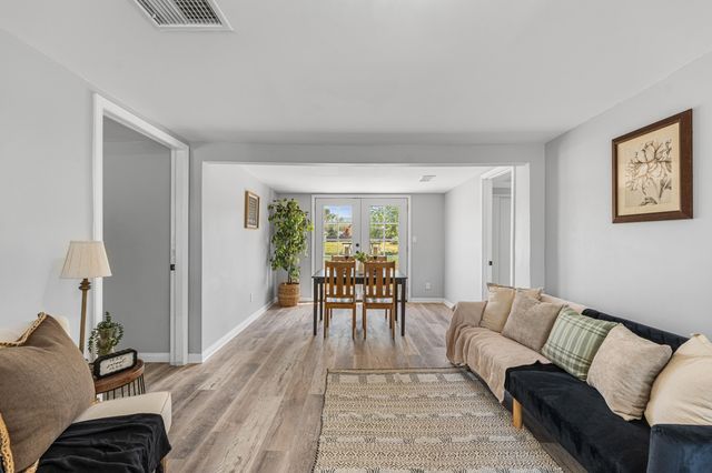 5320 W Avenue L4, Quartz Hill, CA 93536