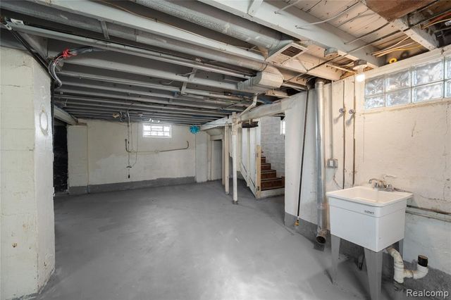 147 Charles Street, River Rouge, MI 48218