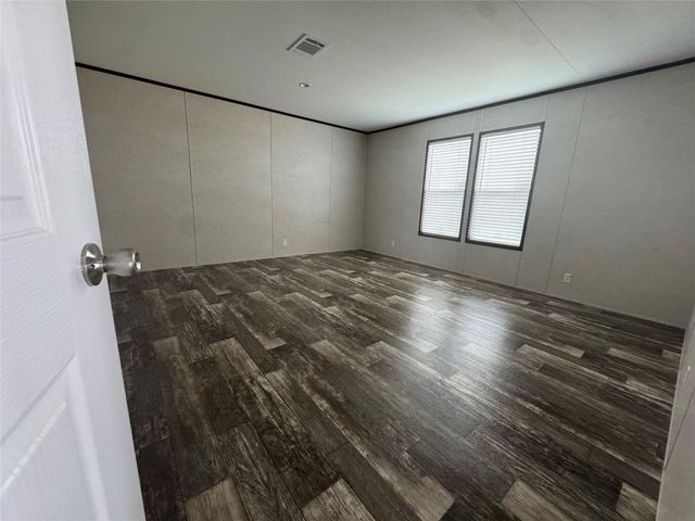 1304 Saddleback Drive, Bellville, TX 77418