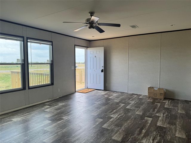 1304 Saddleback Drive, Bellville, TX 77418