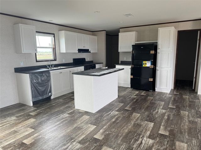 1304 Saddleback Drive, Bellville, TX 77418