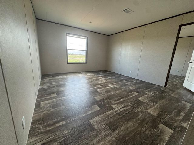 1304 Saddleback Drive, Bellville, TX 77418