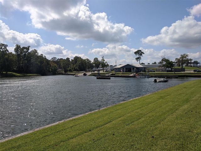 11974 N Ridgeway Drive, Willis, TX 77318