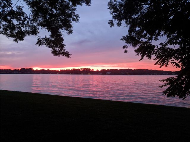 11974 N Ridgeway Drive, Willis, TX 77318