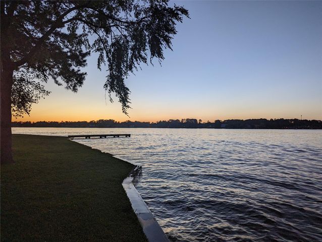 11974 N Ridgeway Drive, Willis, TX 77318