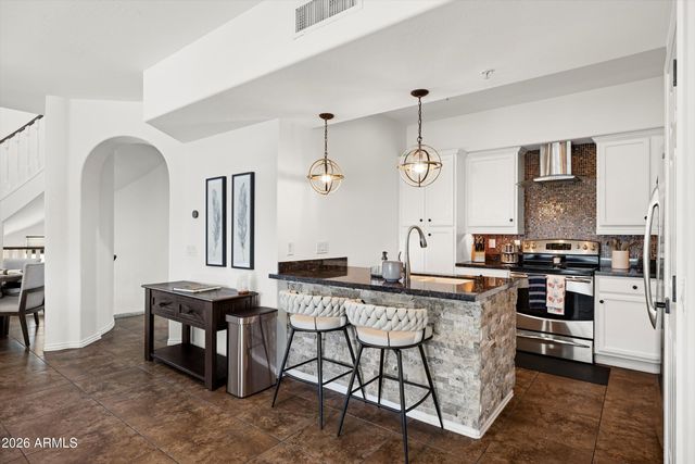 3935 E ROUGH RIDER Road 1252, Phoenix, AZ 85050