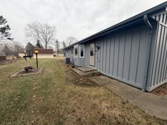 5240 Linden CIRCLE, Racine, WI 53406