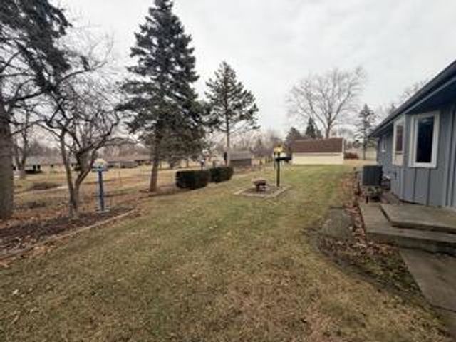 5240 Linden CIRCLE, Racine, WI 53406