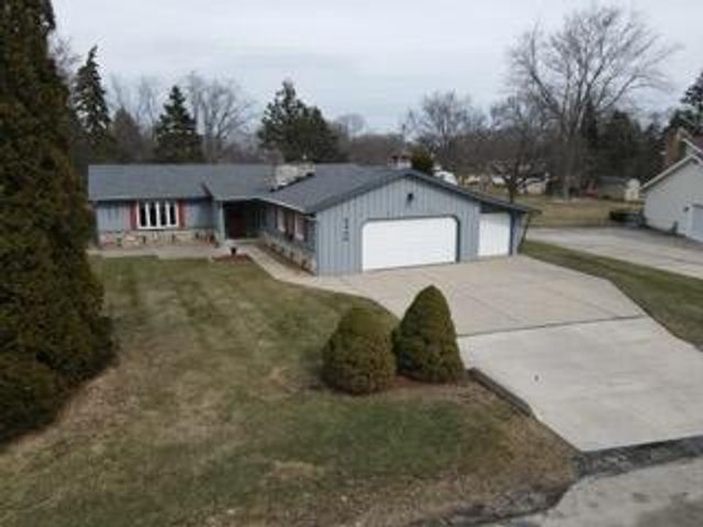 5240 Linden CIRCLE, Racine, WI 53406