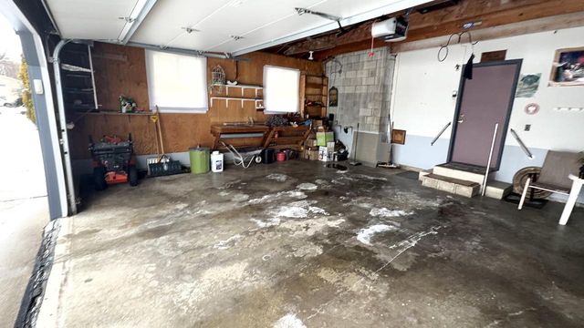 5240 Linden CIRCLE, Racine, WI 53406