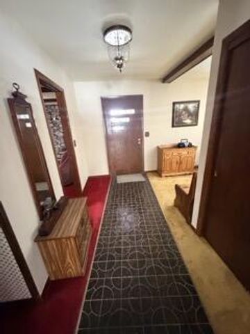 5240 Linden CIRCLE, Racine, WI 53406