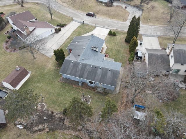 5240 Linden CIRCLE, Racine, WI 53406