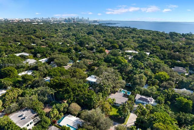 4191 Braganza Ave, Miami, FL 33133