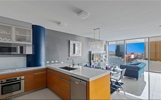 3722 Las Vegas Boulevard 705E, Las Vegas, NV 89158