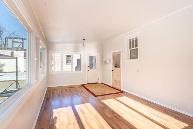 1226 S CLAY STREET, Green Bay, WI 54301