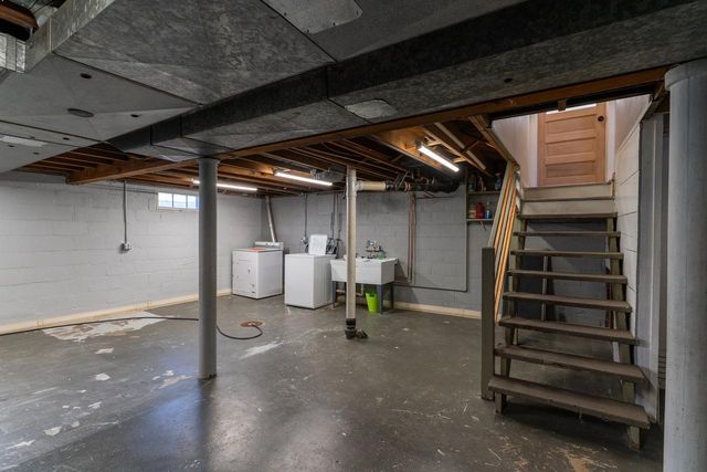 1226 S CLAY STREET, Green Bay, WI 54301