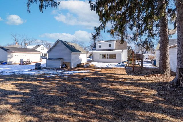 1226 S CLAY STREET, Green Bay, WI 54301