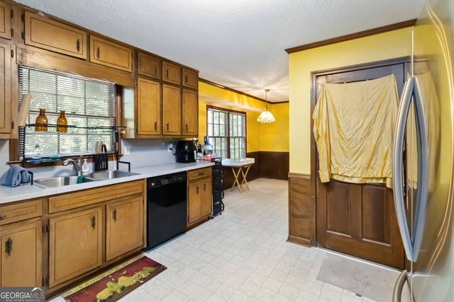 5272 Cumberland Way, Stone Mountain, GA 30087