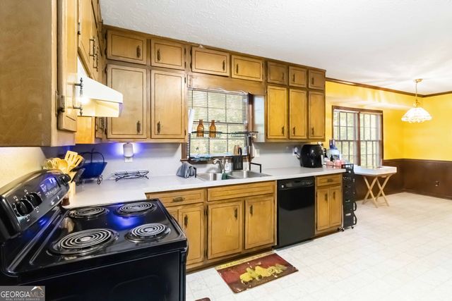 5272 Cumberland Way, Stone Mountain, GA 30087