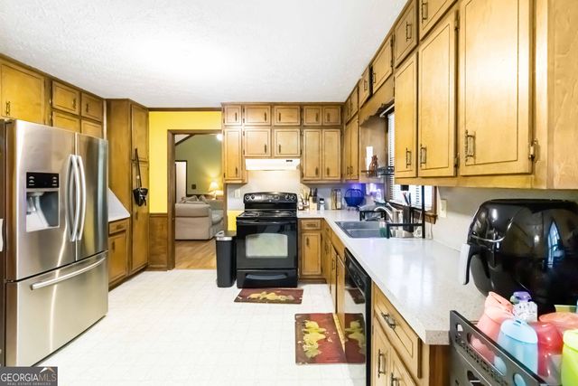 5272 Cumberland Way, Stone Mountain, GA 30087