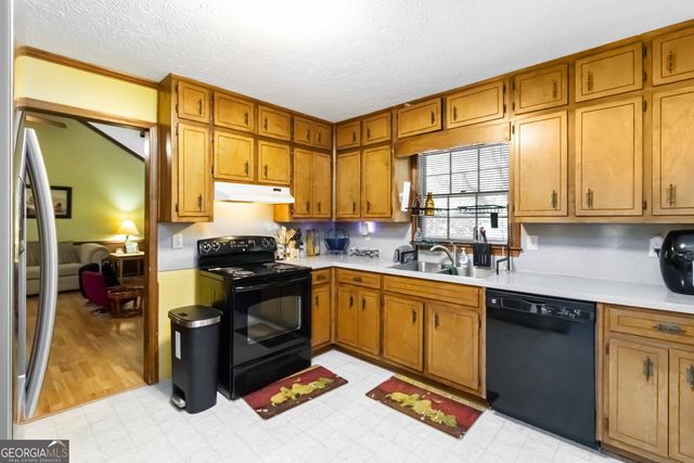 5272 Cumberland Way, Stone Mountain, GA 30087