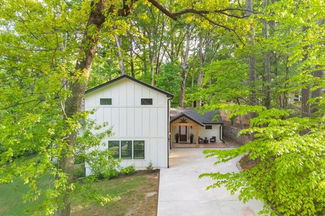 1461 Lively Ridge Road NE, Atlanta, GA 30329