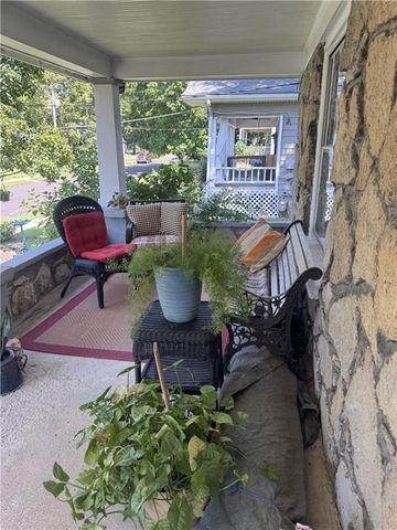 225 W Moore Street, Independence, MO 64050