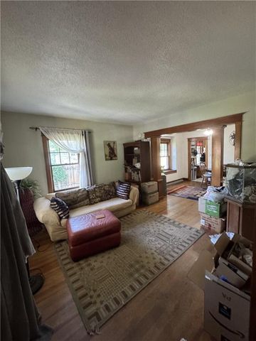 225 W Moore Street, Independence, MO 64050