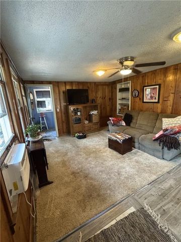 225 W Moore Street, Independence, MO 64050