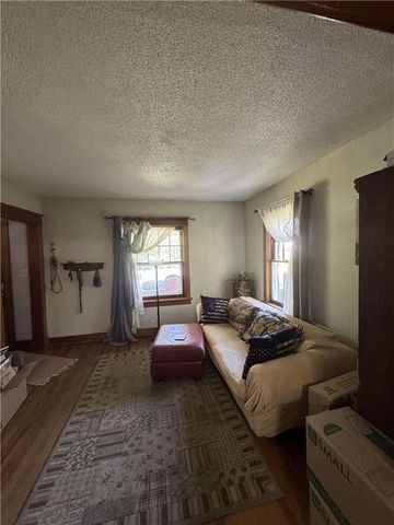 225 W Moore Street, Independence, MO 64050
