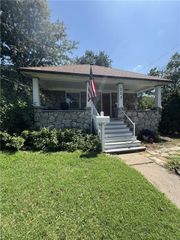 225 W Moore Street, Independence, MO 64050
