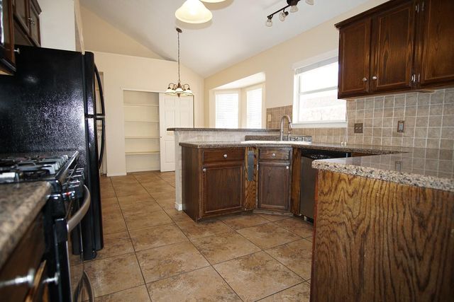 2045 PUEBLO NUEVO Circle, El Paso, TX 79936