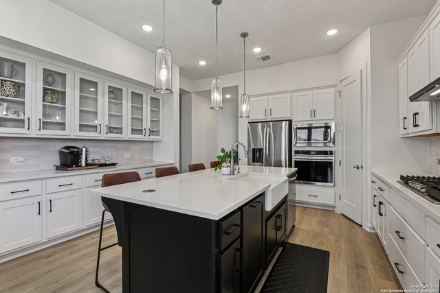 2848 Maximilian Ln, New Braunfels, TX 78130