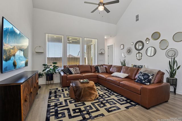 2848 Maximilian Ln, New Braunfels, TX 78130