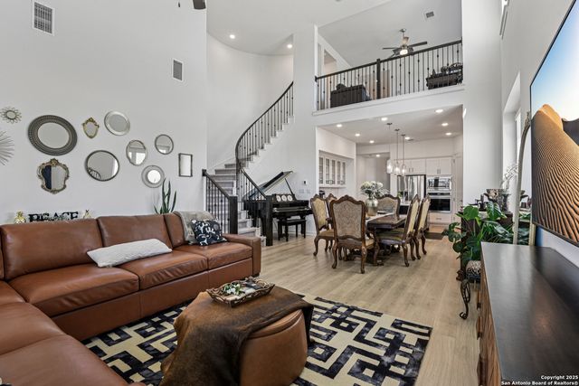 2848 Maximilian Ln, New Braunfels, TX 78130