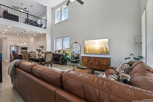 2848 Maximilian Ln, New Braunfels, TX 78130