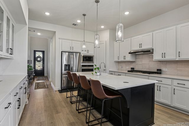 2848 Maximilian Ln, New Braunfels, TX 78130